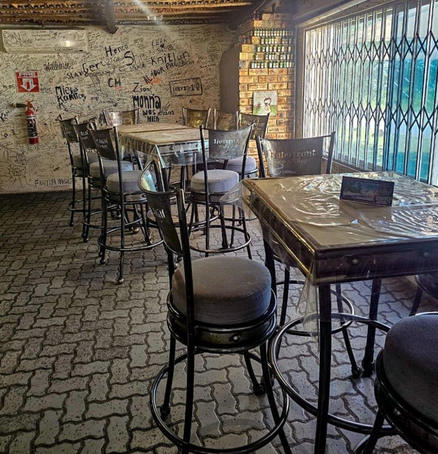 6 Bedroom Property for Sale in Oranjeville Free State